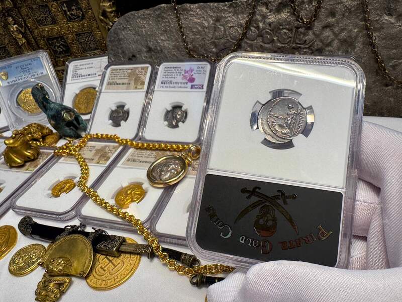 Roman Imperatorial "Julius Caesar" 43BC NGC ch VF 4x3 Fine Style 26