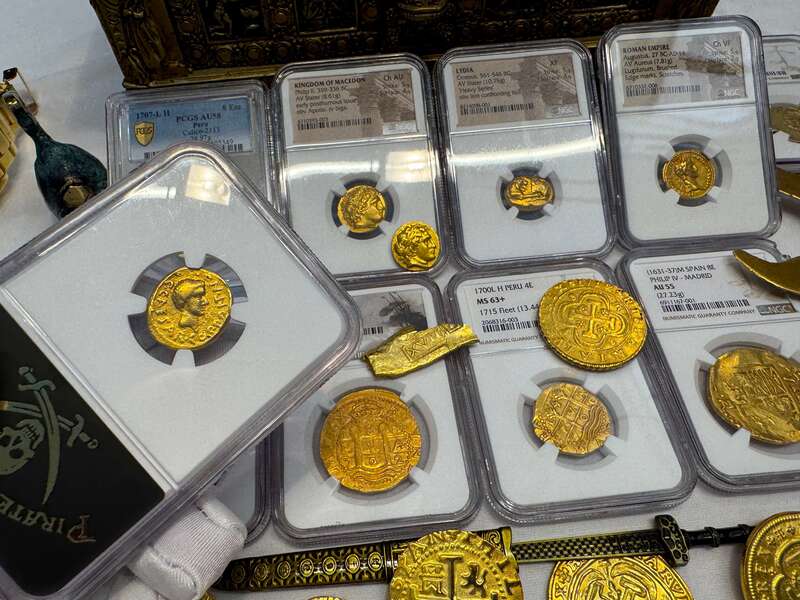 Roman Imperatorial "Octavian" 43AD NGC F 4x2 25