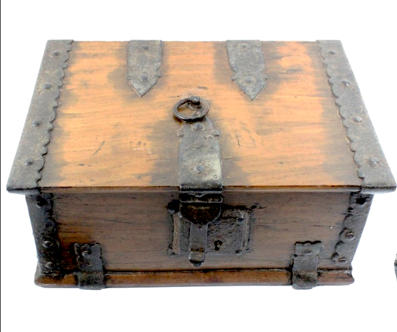 Spanish Treasure Chest 1700's Artifact Pirate Gold Coins 8