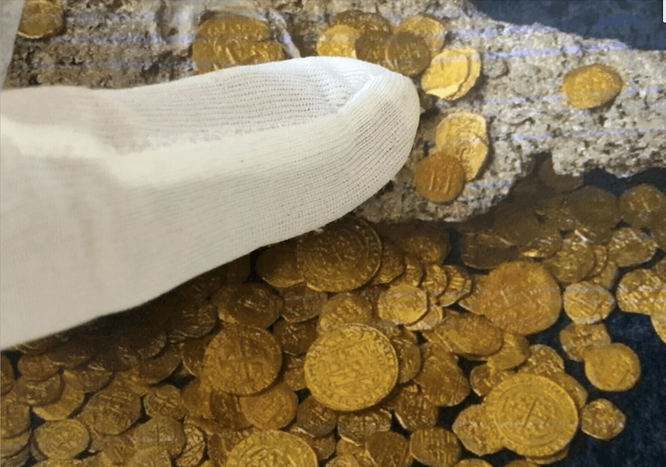 1694-1715 | Colombia 2 Escudos | Pirate Gold Coins 29