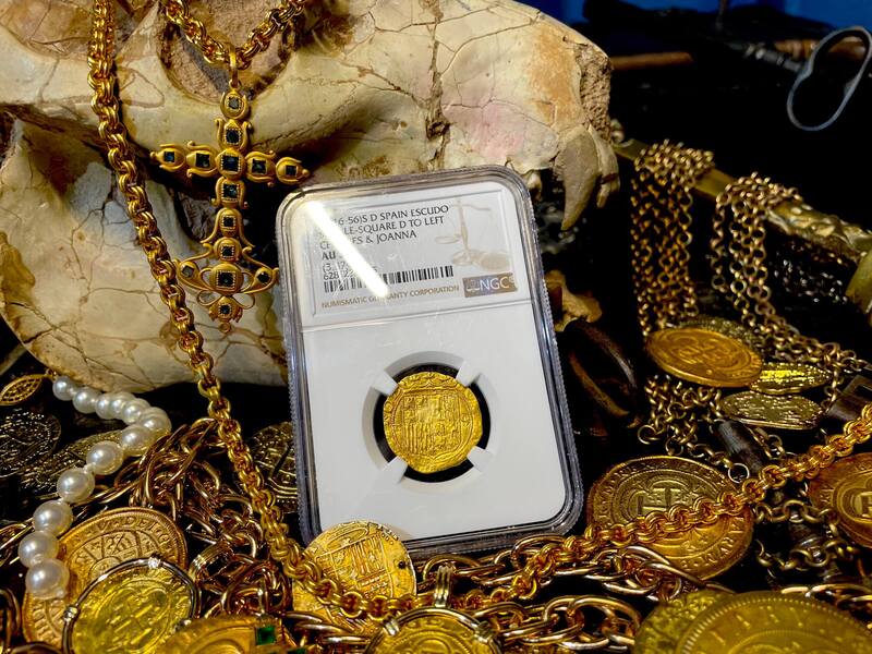 Spain 1 Escudo 1516-56 "Charles & Joanna" NGC 58 7