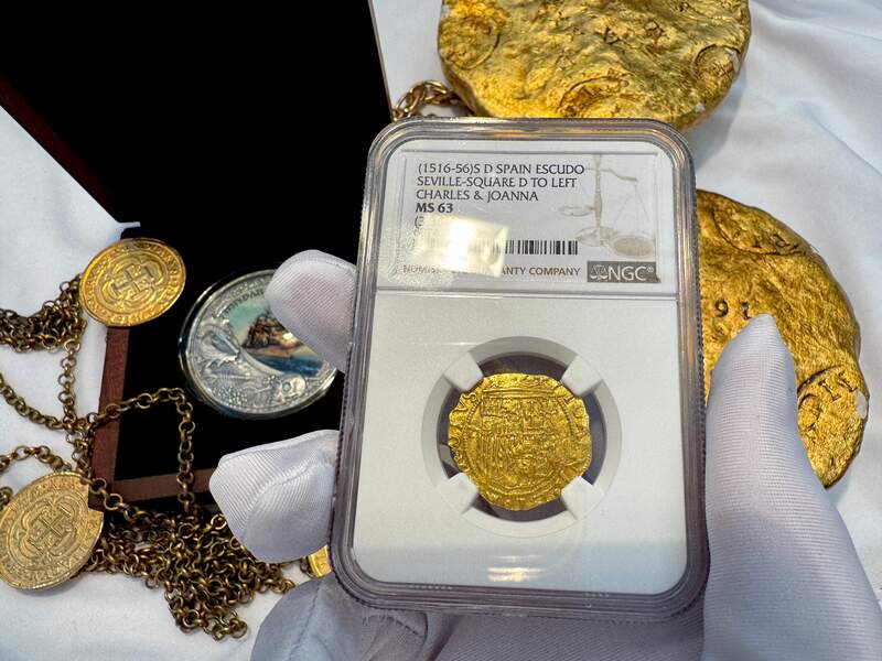 Spain 1 Escudo 1516-56 "Charles & Joanna" NGC 63 4