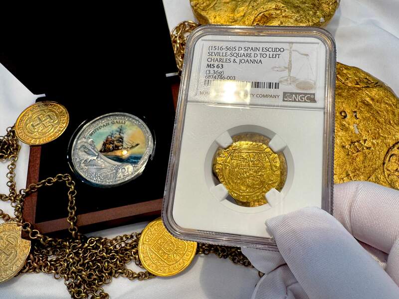 Spain 1 Escudo 1516-56 "Charles & Joanna" NGC 63 7