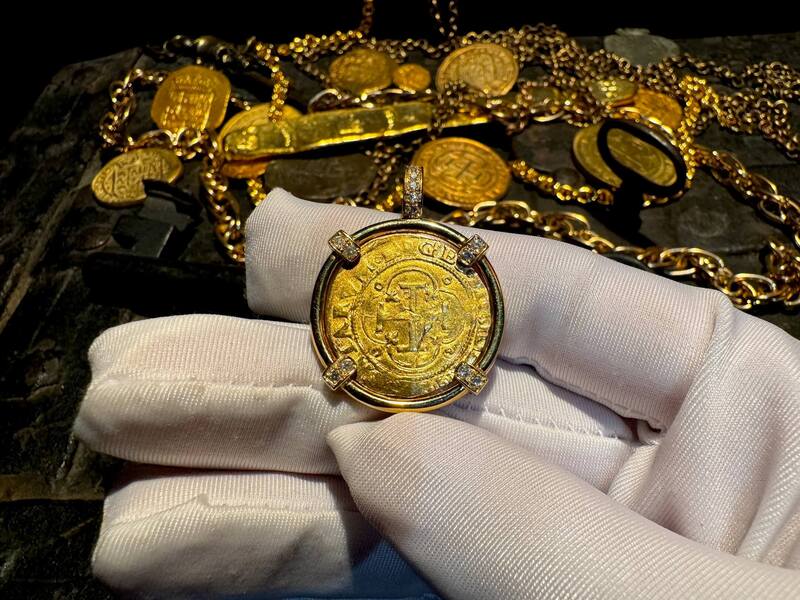 Spain 1 Escudo 1516-56 "Charles & Joanna" Diamond Pendant 19