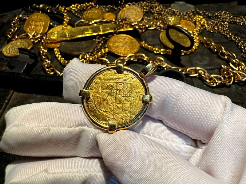 Spain 1 Escudo 1516-56 "Charles & Joanna" Diamond Pendant 5