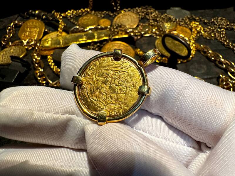 Spain 1 Escudo 1516-56 "Charles & Joanna" Diamond Pendant 7