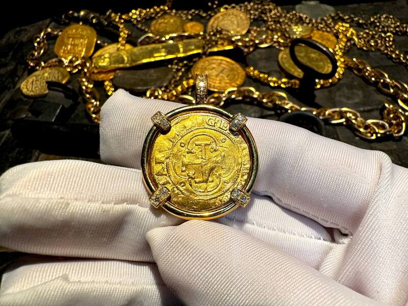 Spain 1 Escudo 1516-56 "Charles & Joanna" Diamond Pendant 10