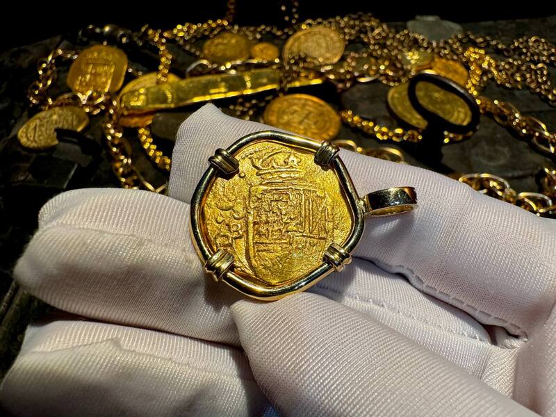 Spain 2 Escudos 1598-1621 "Philip III" Diamond Pendant 13