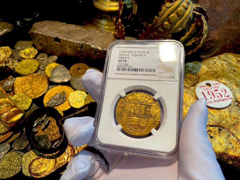 Spain 4 Escudos 1556-98 "Trophy Piece" NGC 58 3