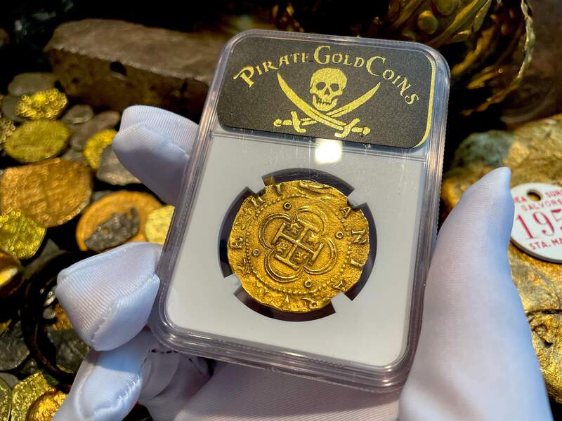 Spain 4 Escudos 1556-98 "Trophy Piece" NGC 58 7