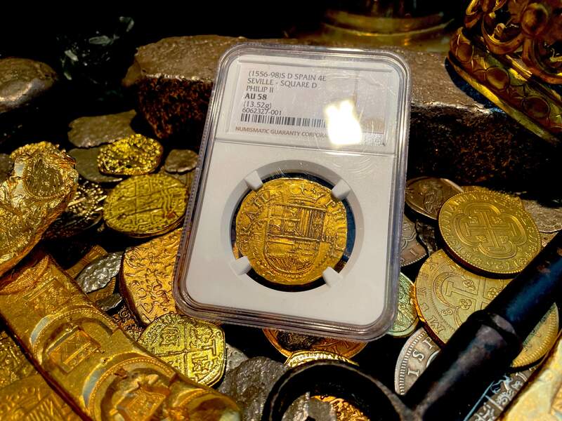 Spain 4 Escudos 1556-98 "Trophy Piece" NGC 58 10