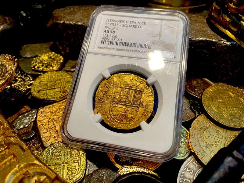 Spain 4 Escudos 1556-98 "Trophy Piece" NGC 58 12