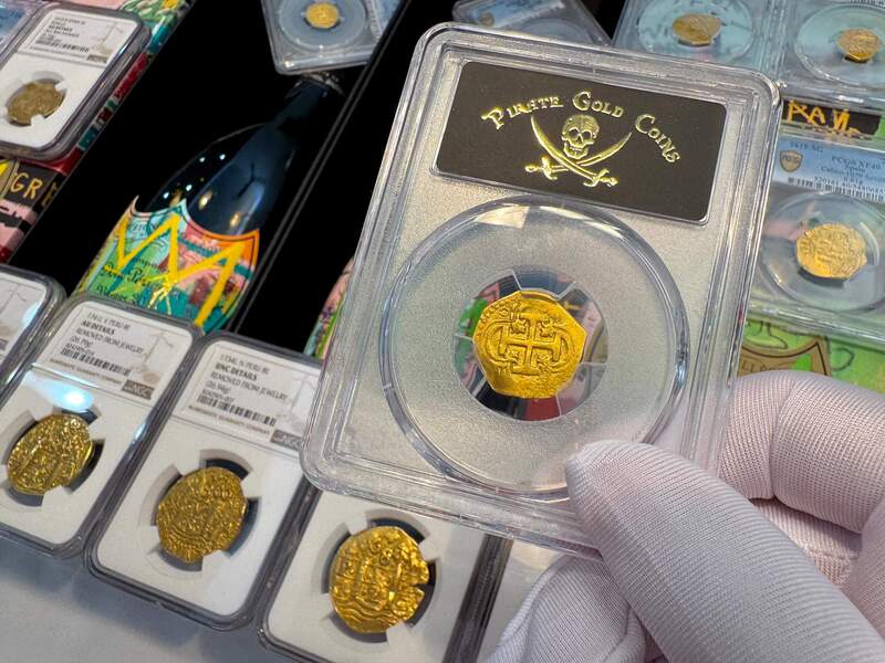 Spain 1 Escudo 1610-11 "Full Cross" PCGS 45