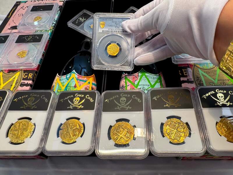 Spain 1 Escudo 1610-11 "Full Cross" PCGS 45 11