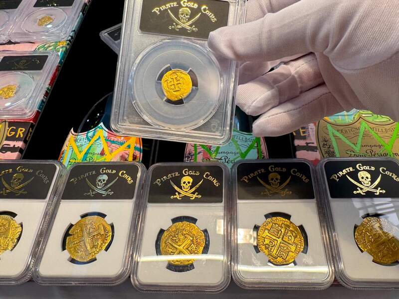 Spain 1 Escudo 1610-21 "Full Crown" PCGS 45 12