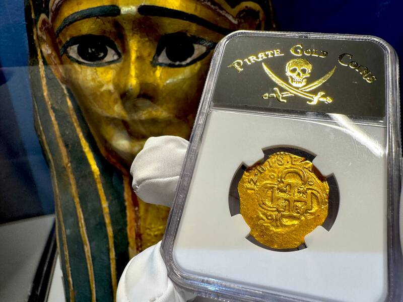 Spain 2 Escudos 1612 "Full Crown" NGC 45 2