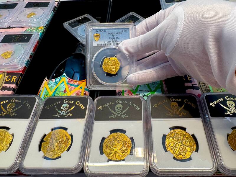 Spain 2 Escudos 1622 "Year of the Atocha" PCGS 58 10