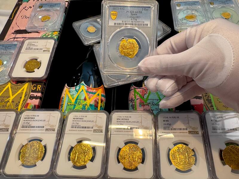 Spain 2 Escudos 1622 "Year of the Atocha" PCGS 58 25