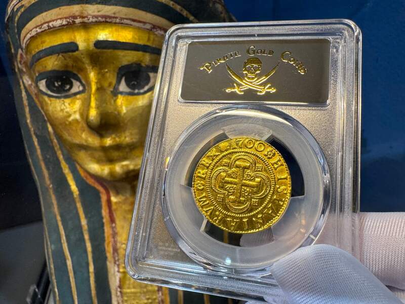 Spain 4 Escudos 1700 "Charles II" PCGS AU 4