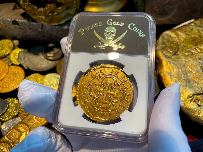 Spain 1703 8 Escudos "Full Date" NGC 55 11