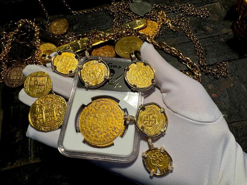 Spain 8 Escudos 1709/8 "Philip V" NGC 55 6