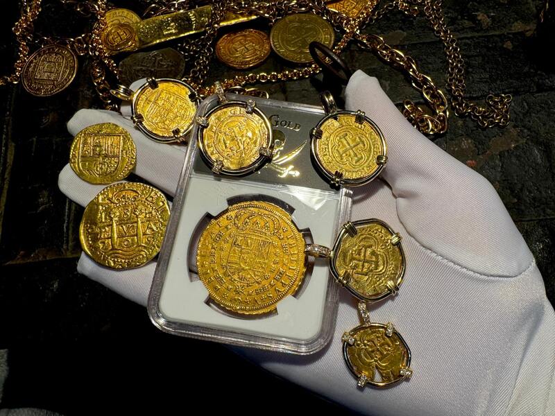 Spain 8 Escudos 1709/8 "Philip V" NGC 55 7