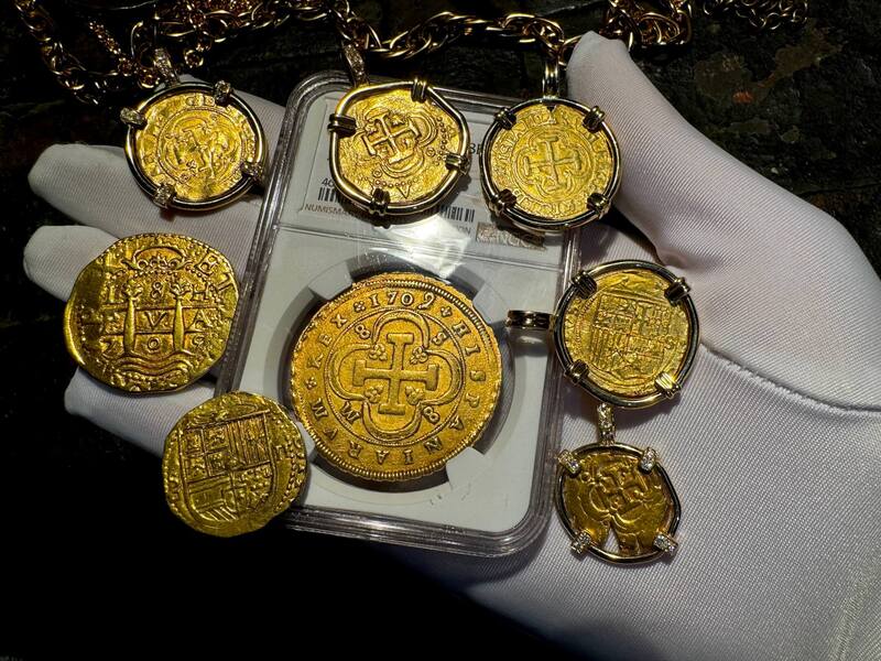 Spain 8 Escudos 1709/8 "Philip V" NGC 55 23