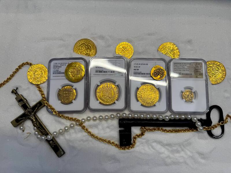 Spain 8 Escudos 1712 "Philip V" NGC 58 13