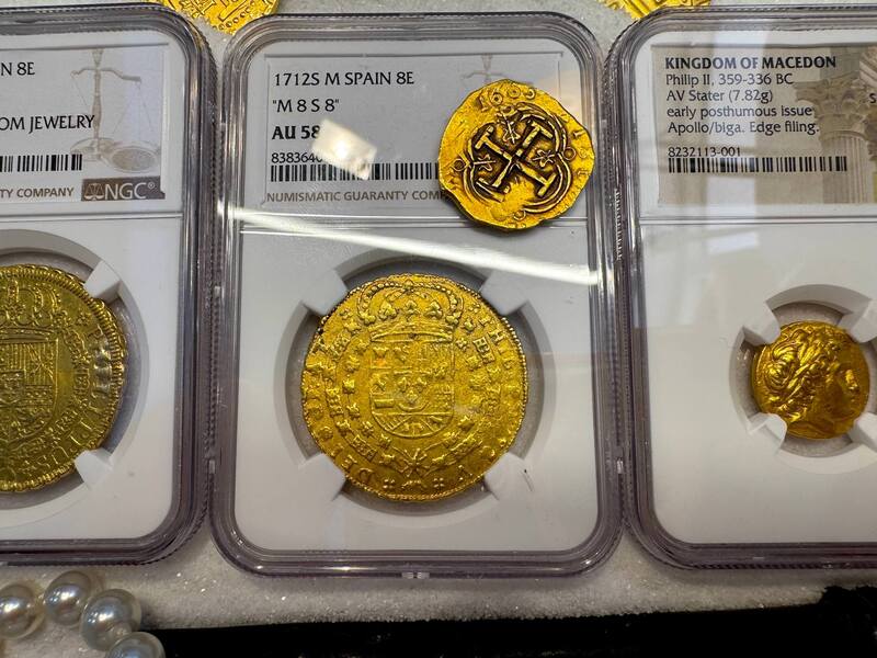 Spain 8 Escudos 1712 "Philip V" NGC 58 19