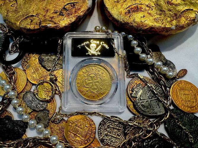 Spain 8 Escudos 1717 "Philip V" PCGS XF