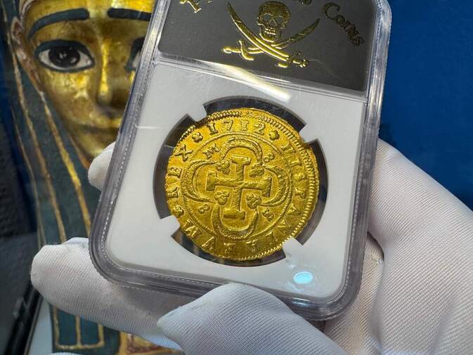 Spain 8 Escudos 1712 NGC AU