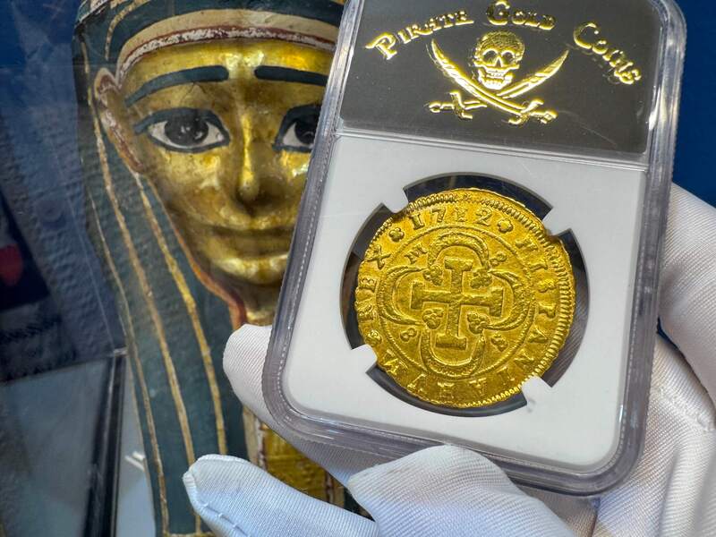 Spain 8 Escudos 1712 NGC AU 17