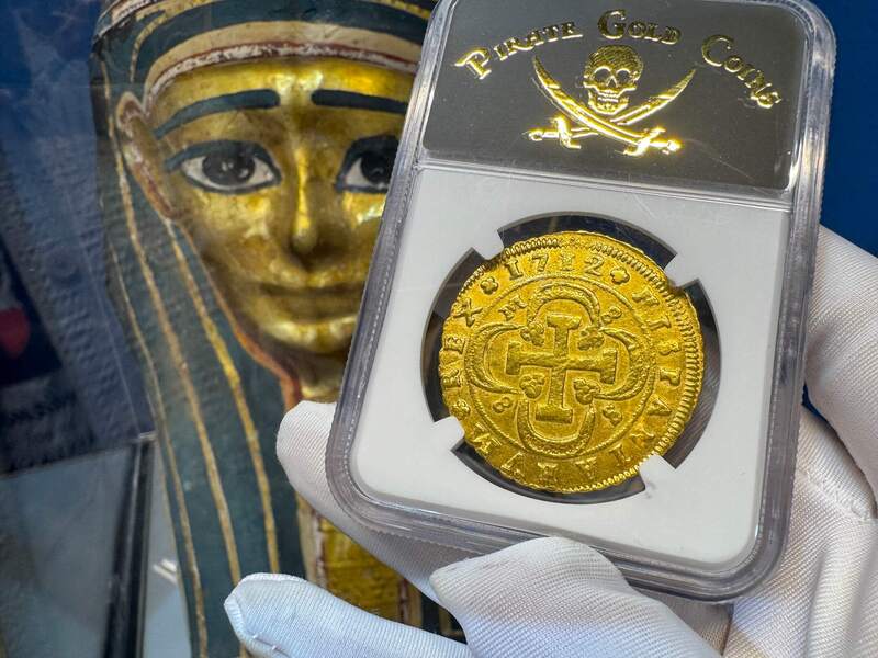 Spain 8 Escudos 1712 NGC AU 19