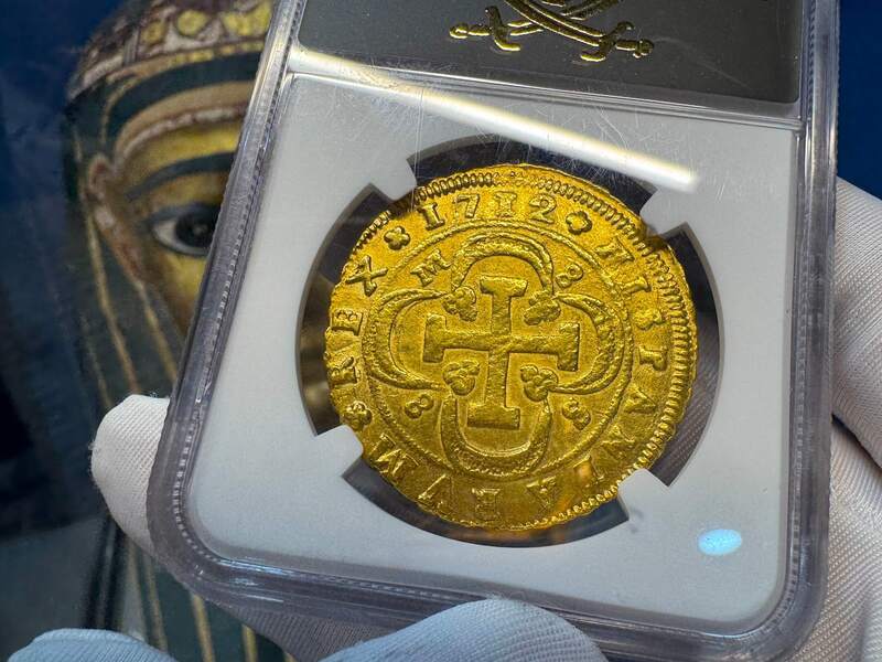 Spain 8 Escudos 1712 NGC AU 9