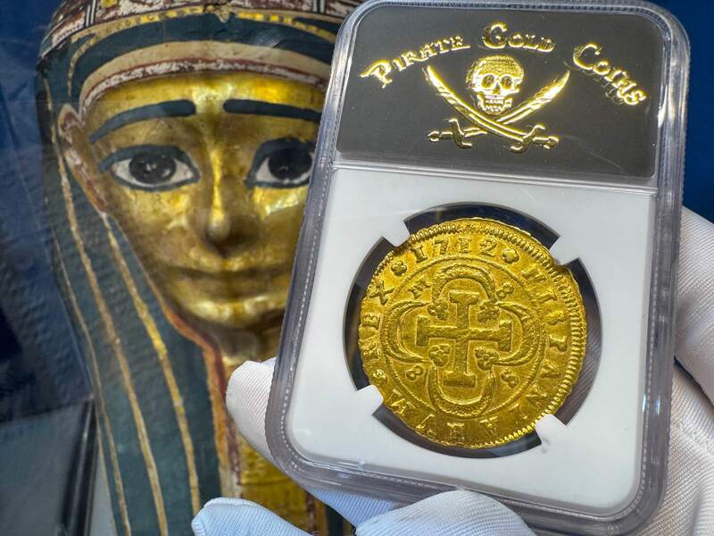 Spain 8 Escudos 1712 NGC AU 11