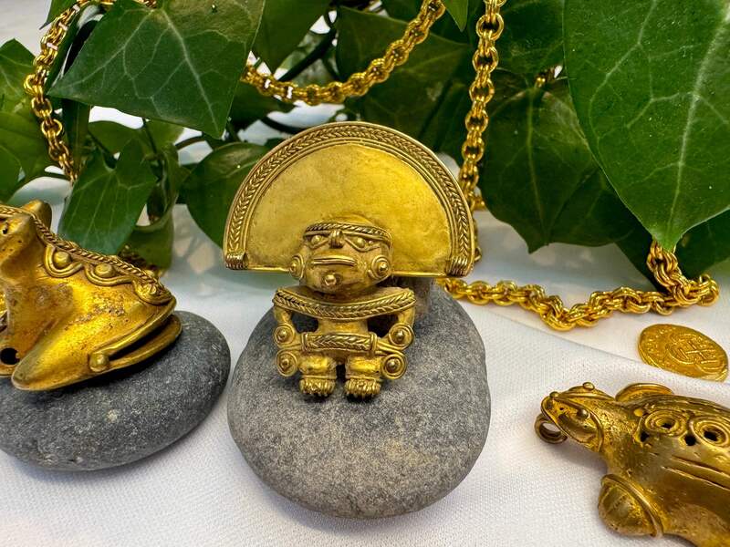 Tairona Gold Chief Pendant 600BC - 100AD Figurine + 4 Attachments 23
