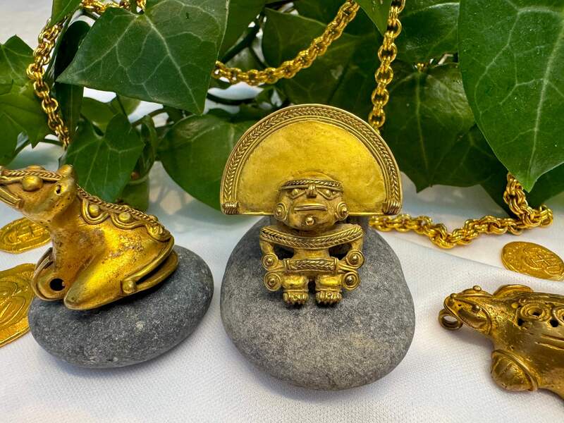 Tairona Gold Chief Pendant 600BC - 100AD Figurine + 4 Attachments 14