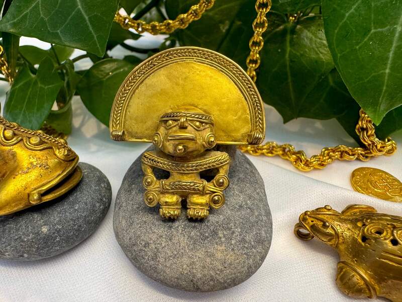 Tairona Gold Chief Pendant 600BC - 100AD Figurine + 4 Attachments 15