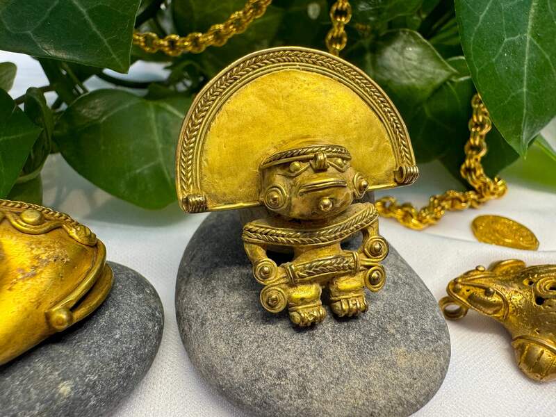 Tairona Gold Chief Pendant 600BC - 100AD Figurine + 4 Attachments 19