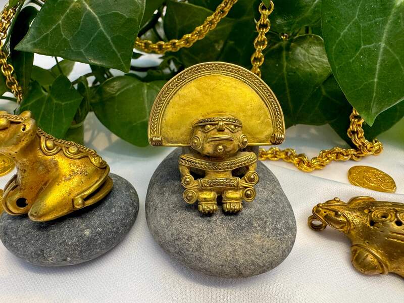 Tairona Gold Chief Pendant 600BC - 100AD Figurine + 4 Attachments 25