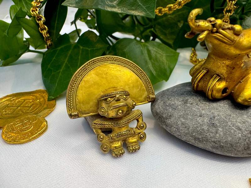 Tairona Gold Chief Pendant 600BC - 100AD Figurine + 4 Attachments 28