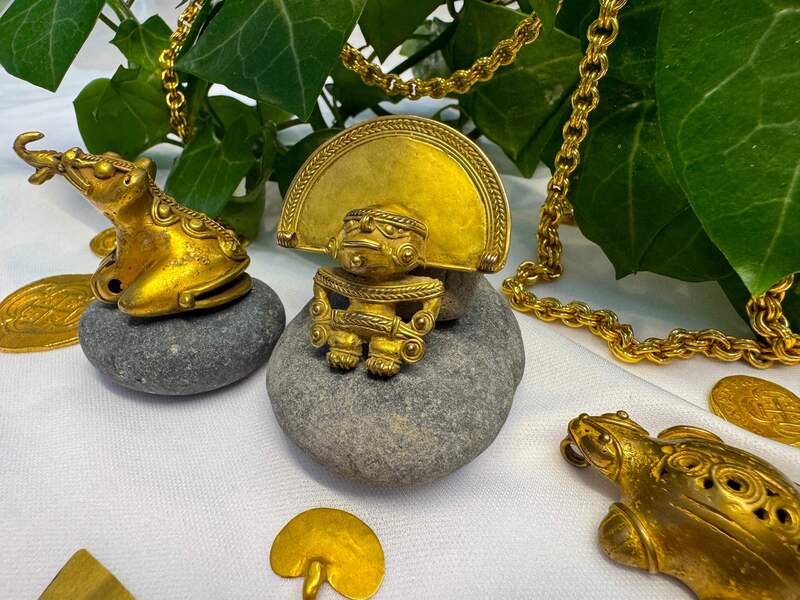 Tairona Gold Chief Pendant 600BC - 100AD Figurine + 4 Attachments 8