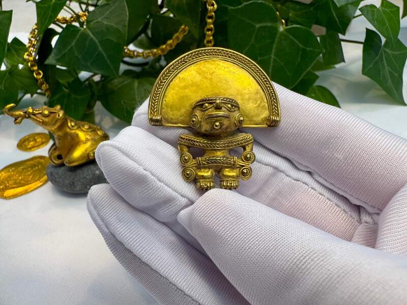 Tairona Gold Chief Pendant 600BC - 100AD Figurine + 4 Attachments 9