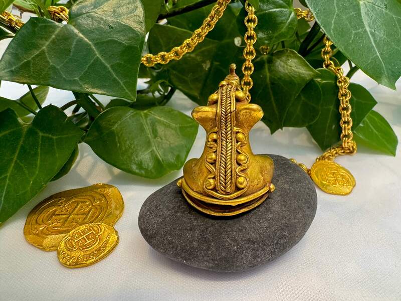 Tairona Feline Pendant w/ Bell 600BC-100AD 7